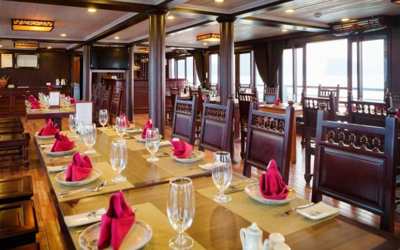 Space-Saving Marine Furniture for a Balance of Comfort and Aesthetics